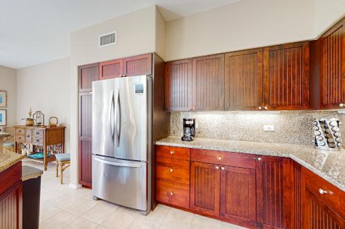 Η κουζίνα ή μικρή κουζίνα στο Waikoloa Fairway Villas #J6