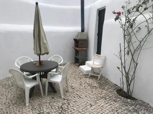 Quinta da Luz garden paradise with pool