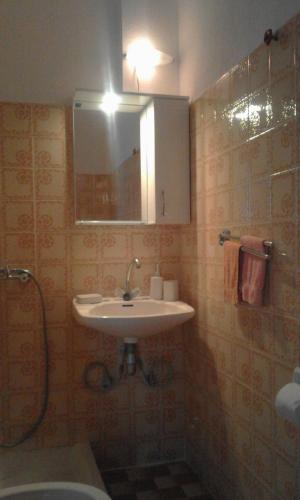Ένα μπάνιο στο Patra Rooms Skala Prinou