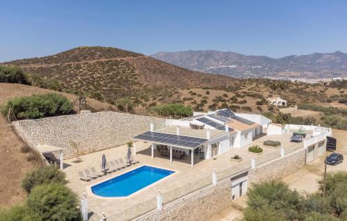Stunning Home In Las Lagunas De Mijas