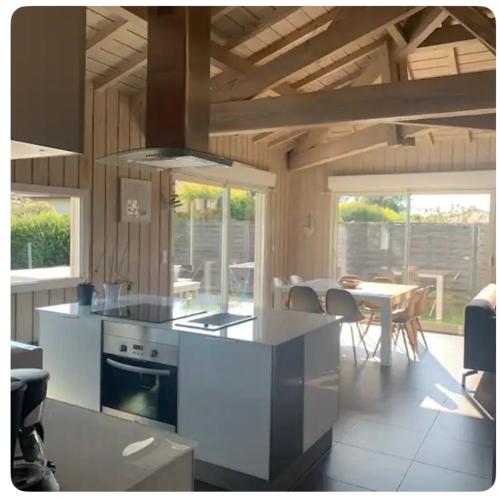 Gallery image of Maison bois au calme in Gujan-Mestras