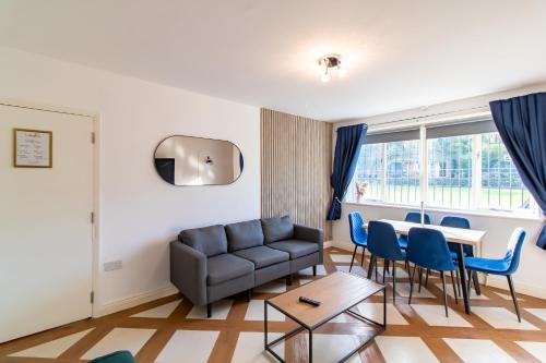 Χώρος καθιστικού στο Great offers on Long Stays!! LaLuNa Apartments