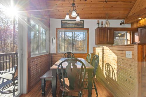 a dining room with a table and chairs at Mountain Spirit in Stanton