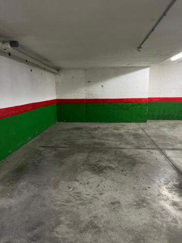 Marbella Center 6-8 Persons-beach at 100m -Parking