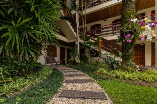 Taman di luar Chalés Four Seasons