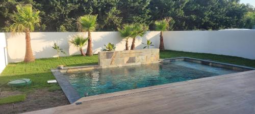 Bazén v ubytování Halte Provence - 2 chambres - Piscine - Salle de bain privée - Parking gratuit nebo v jeho okolí
