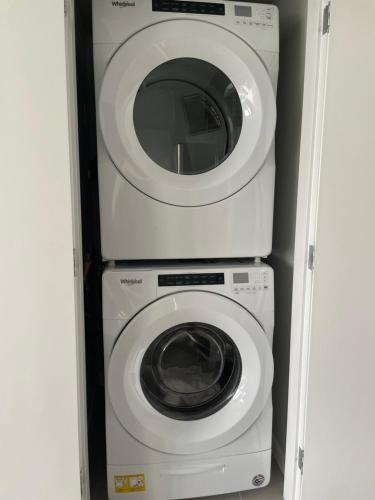 Φωτογραφία από το άλμπουμ του Downtown 1 Bedroom Water View Condo στο Βανκούβερ