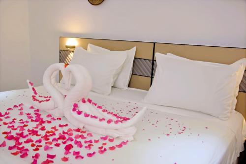 Una cama o camas en una habitación de Keur Adiana