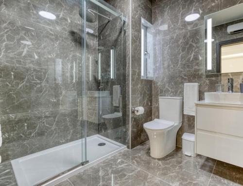 Ένα μπάνιο στο Luxury 2BR Apt just off Sliema Promenade