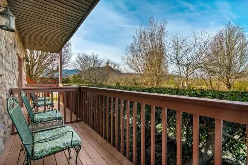 Berry Springs Lodge photo 3