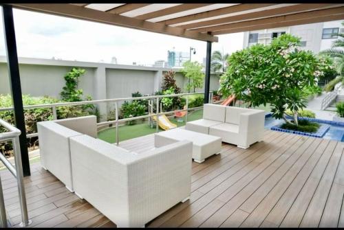 Κήπος έξω από το Hidden Gem at Cebu's Tallest Tower