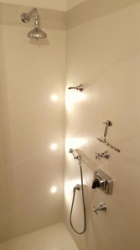Ένα μπάνιο στο B&B A Piazza del Gesù