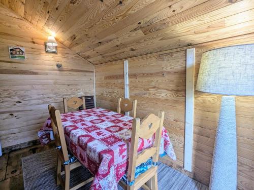 Gallery image of Chalet cosy dans les Vosges, cadre paisible, 4 pers. - FR-1-589-792 in Anould