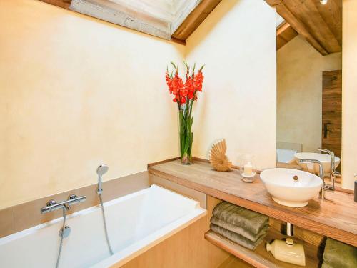 Chalet 4**** pour 10, spa, proche pistes La Clusaz - FR-1-304-303 욕실