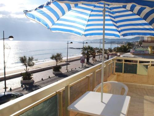 Studio cabine 4 pers, terrasse vue mer, parking, clim - FR-1-803-71