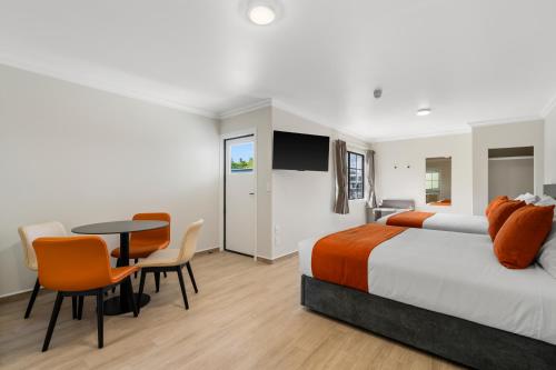 Кровать или кровати в номере Stay 280 & Stay 284 Rotorua - Refurbished Modern Accommodation