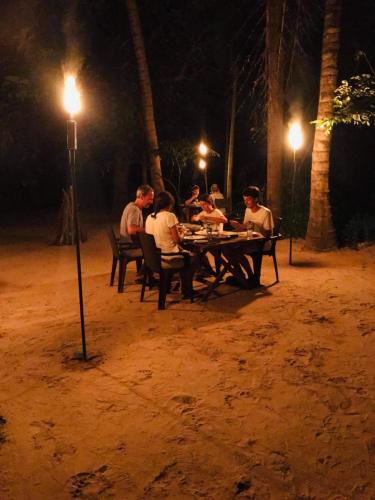 Clientes alojados en Makulu Jungle Camping Sigiriya
