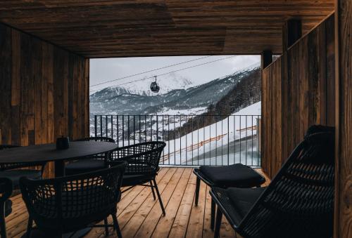 Nespecifikovaný výhled na hory nebo výhled na hory při pohledu z aparthotelu