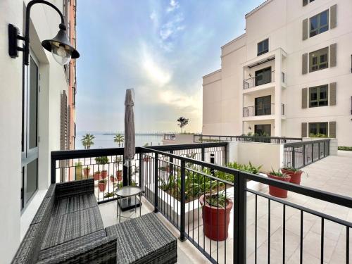 50 Shades of Grey Luxury Apartment near Beach