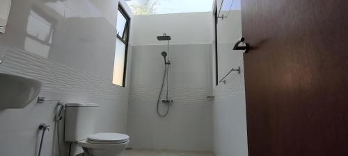 Ένα μπάνιο στο Akurala Villa