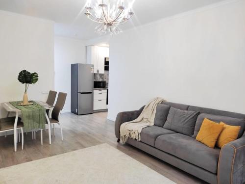 Η κουζίνα ή μικρή κουζίνα στο Qonaq Apartments 4YOU 191