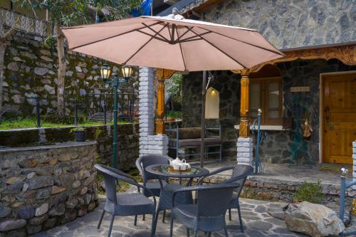 Patio nebo venkovní prostory v ubytování ELIVAAS Zephyr - Luxury cottages near Kempty Falls