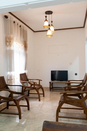 Minhas Villas Guestにあるテレビまたはエンターテインメントセンター