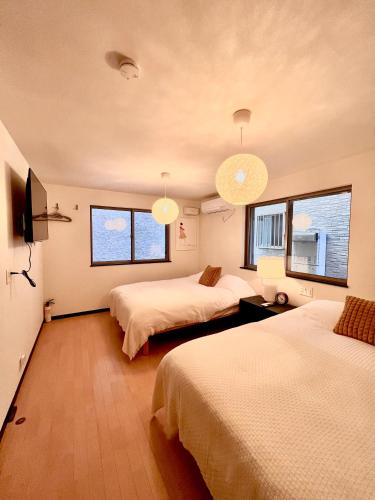 Dragon Villa Spacious 3 Story Home 10 Min to JR Yamanote Line Easy Access to Shinjuku Shibuya Ueno