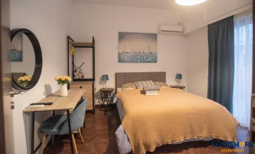 Katil atau katil-katil dalam bilik di Explore Greece from Lovely City Centre Apartment