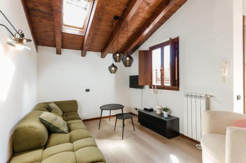 Χώρος καθιστικού στο Camelia at the Lake - Acquaseria, San Siro by LoveComo