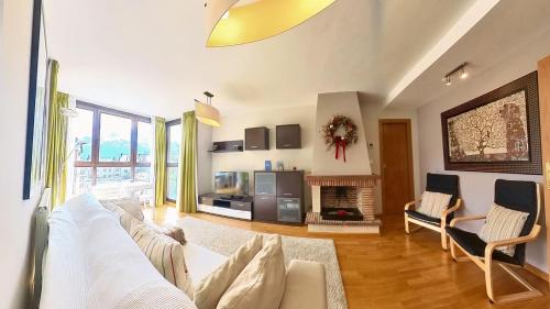 La Casa de Ra - tucasaenlospirineos