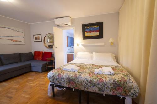 Your Piazza Navona Hideaway with Terrace