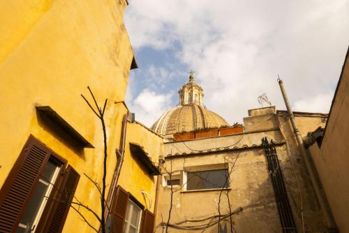 Your Piazza Navona Hideaway with Terrace