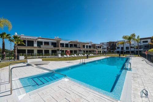 Newly Built 2 BDRM Modern Oasis w Gym & Pool
