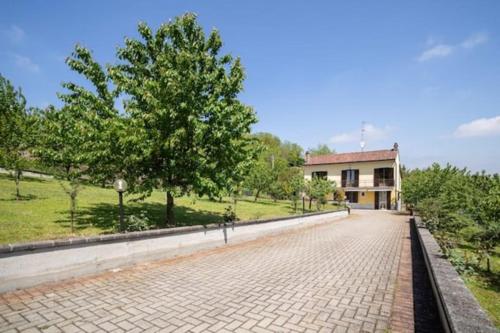 Κήπος έξω από το Villa Ciraldo in Monferrato with garden! x 8 Nuova Gestione