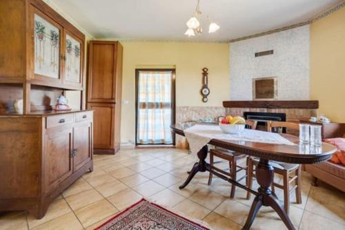 Η κουζίνα ή μικρή κουζίνα στο Villa Ciraldo in Monferrato with garden! x 8 Nuova Gestione