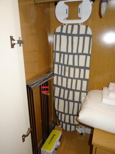 a room with a bed in the back of a boat at VUT Casa de la Catedral Baja in Sigüenza