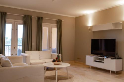 2BR New Marina Bliss • Cozy Centered Stay