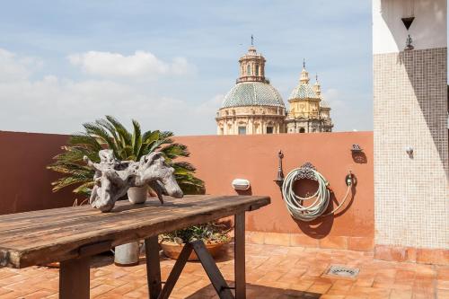 PENTHOUSE IN RESTORED c19TH HOME