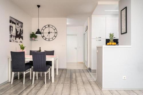 Apartment Dinora