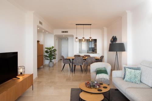 Deluxe 2-Bedroom with Breathtaking Views