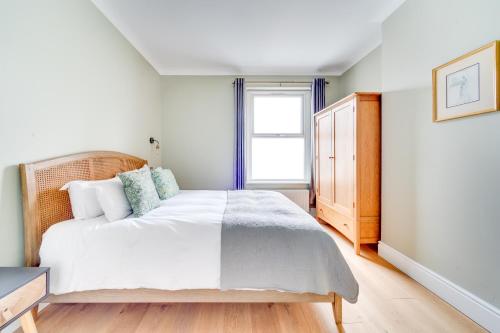Charming Elegance at The Pontcanna Pearl - Prime Location with Comfort and Style photo 4