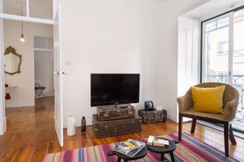 Comfortable Apartment with Terrace near Marquês de Pombal, Lisbon - TTL317