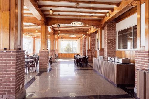 Ein Restaurant oder anderes Speiselokal in der Unterkunft Hotel Chautari pvt ltd 