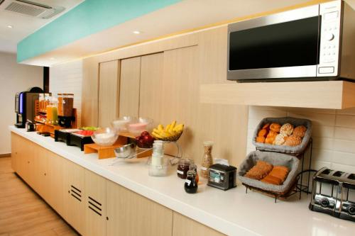 Makanan di atau berdekatan hotel