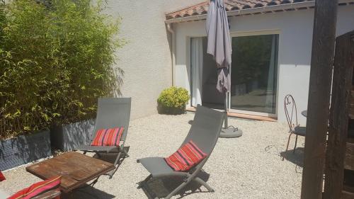 Φωτογραφία από το άλμπουμ του GREOUX LES BAINS Maisonette avec terasse de 30 m2 et parking privé σε Gréoux-les-Bains