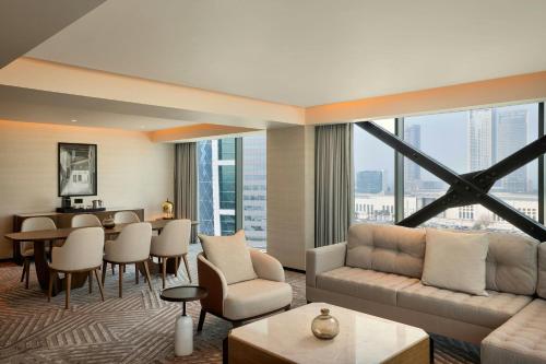 Posezení v ubytování Sheraton Bahrain Hotel