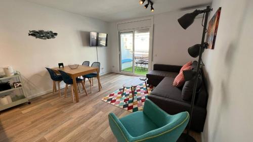 Precioso apartamento reformado en Roses AV-15