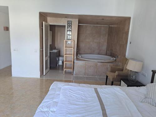 Huge penthouse with private suites shared terrace and kitchen BEST VIEWS