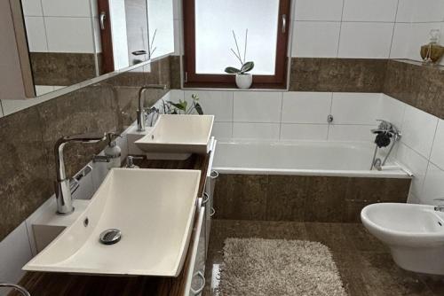 Ένα μπάνιο στο Private Rooms